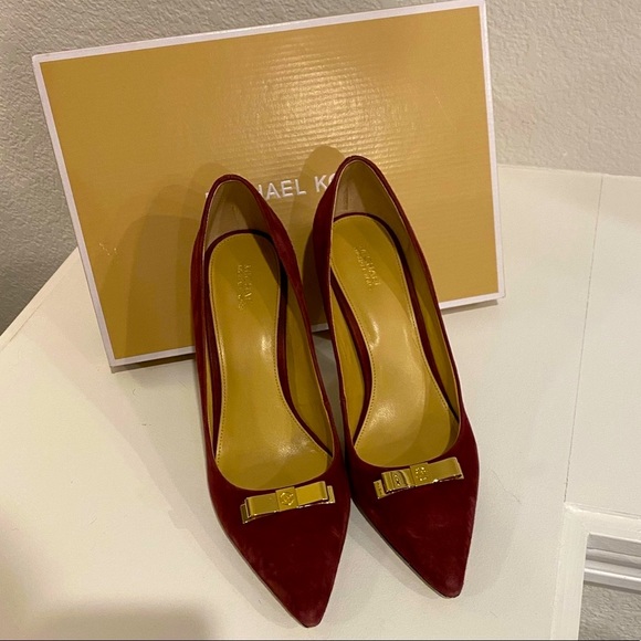 Michael Kors Vivienne Pump - Picture 5 of 7